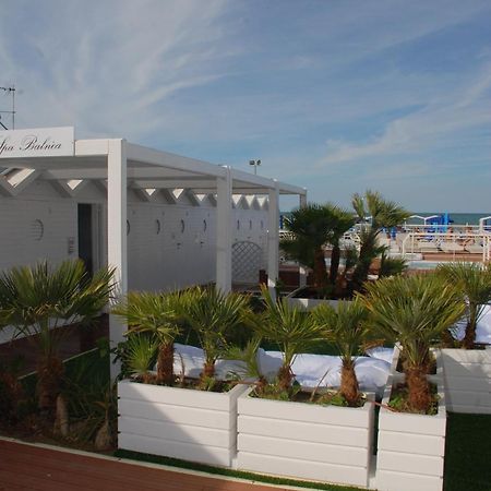 Residence Auriga Римини Екстериор снимка