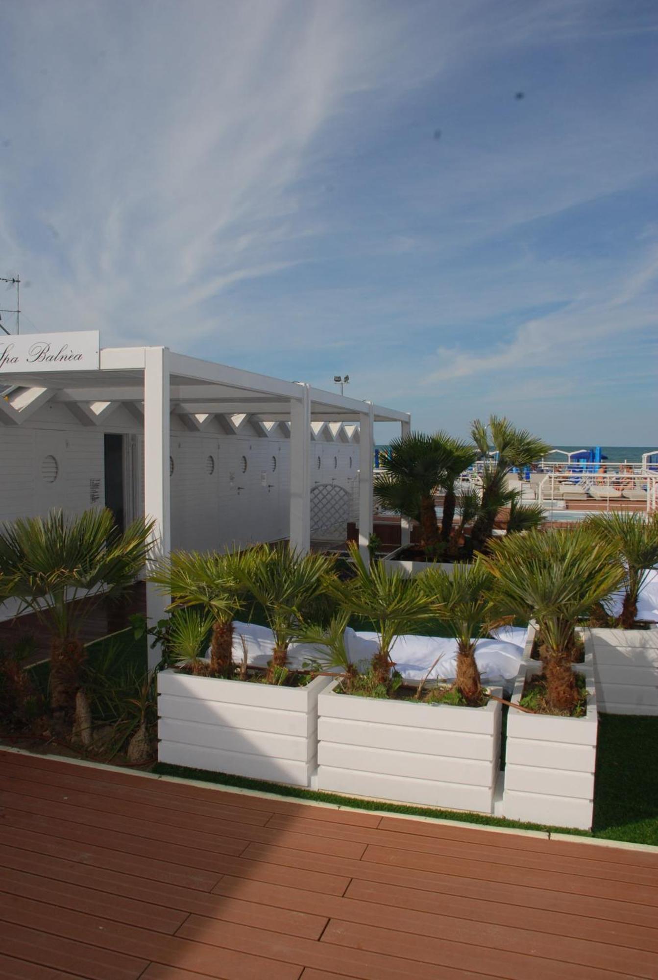 Residence Auriga Римини Екстериор снимка