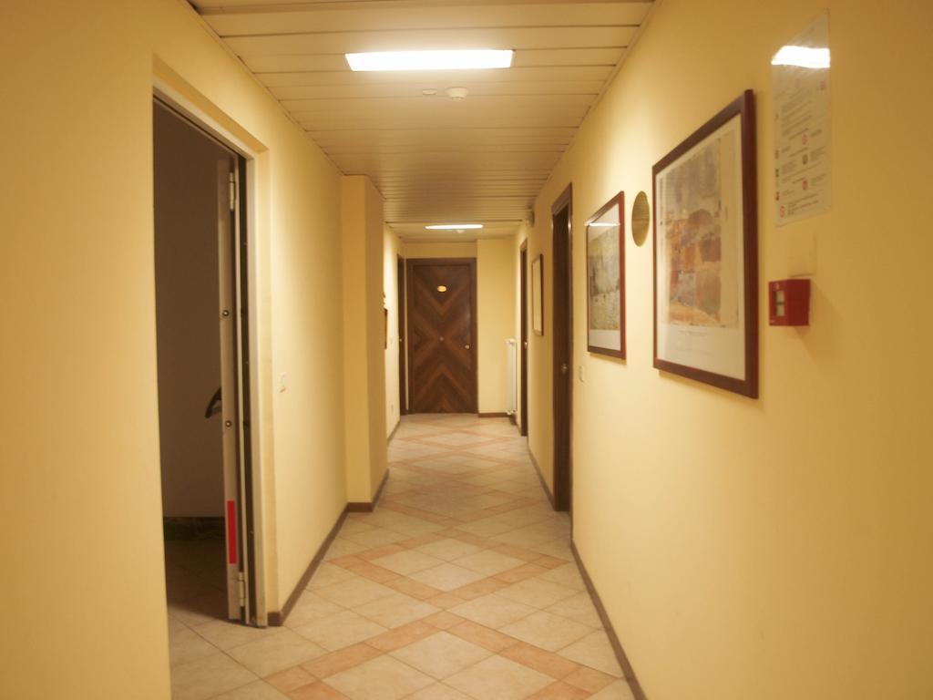 Residence Auriga Римини Екстериор снимка